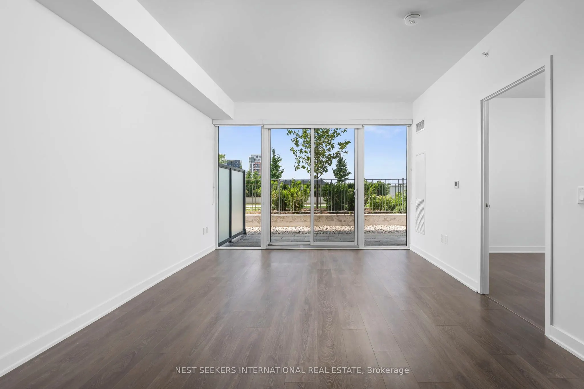 85 Oneida Crescent, #303