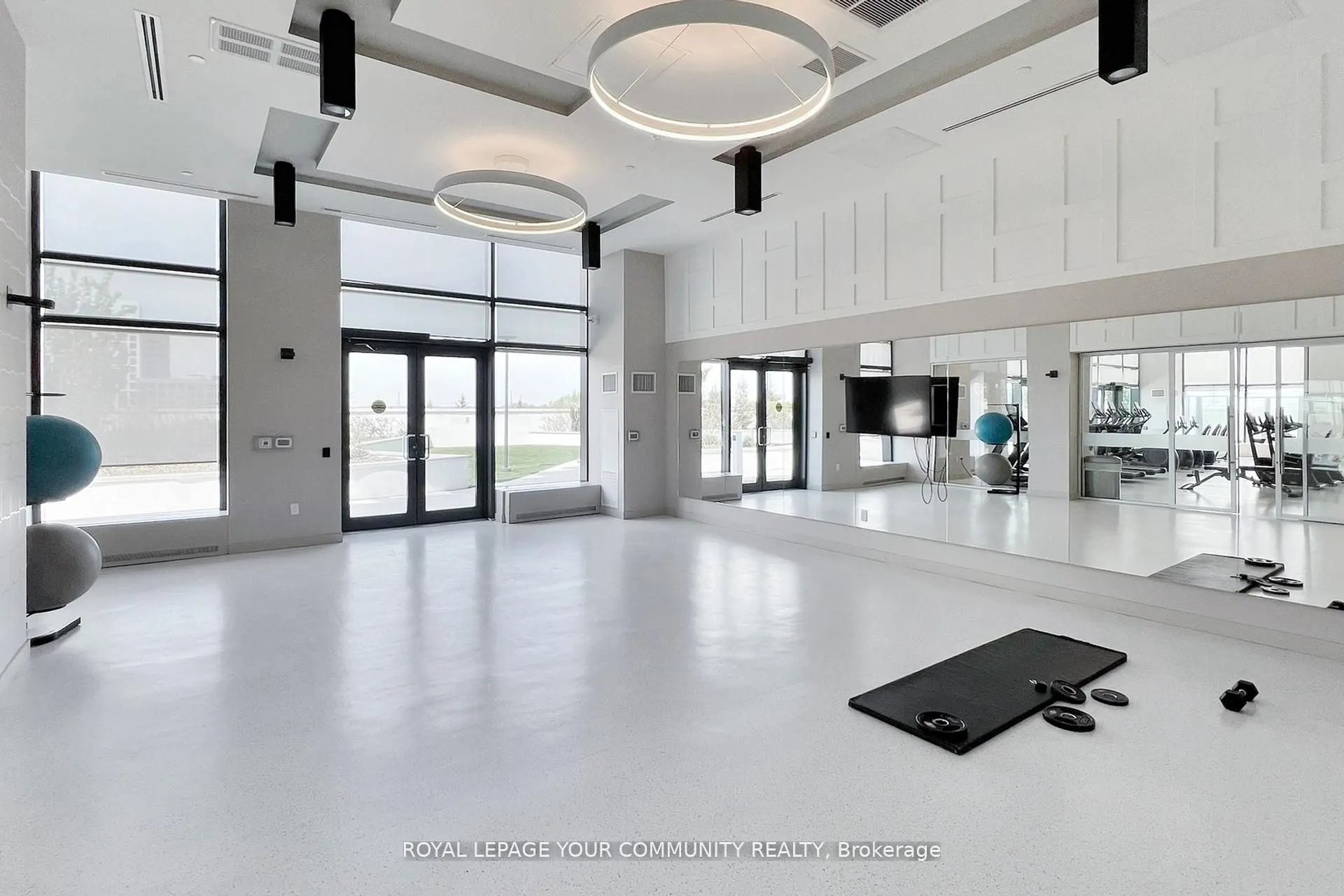 95 Oneida Crescent, #503