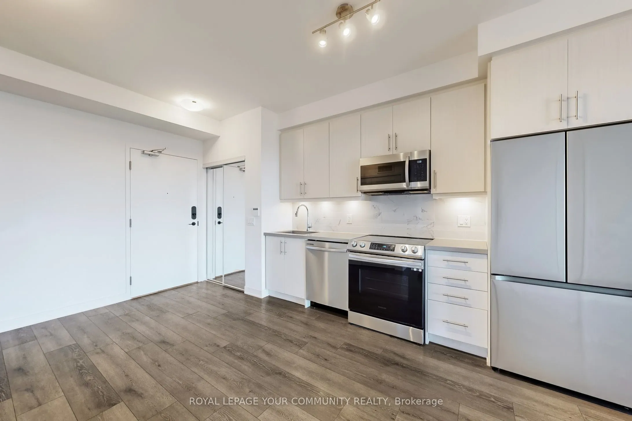 95 Oneida Crescent, #503