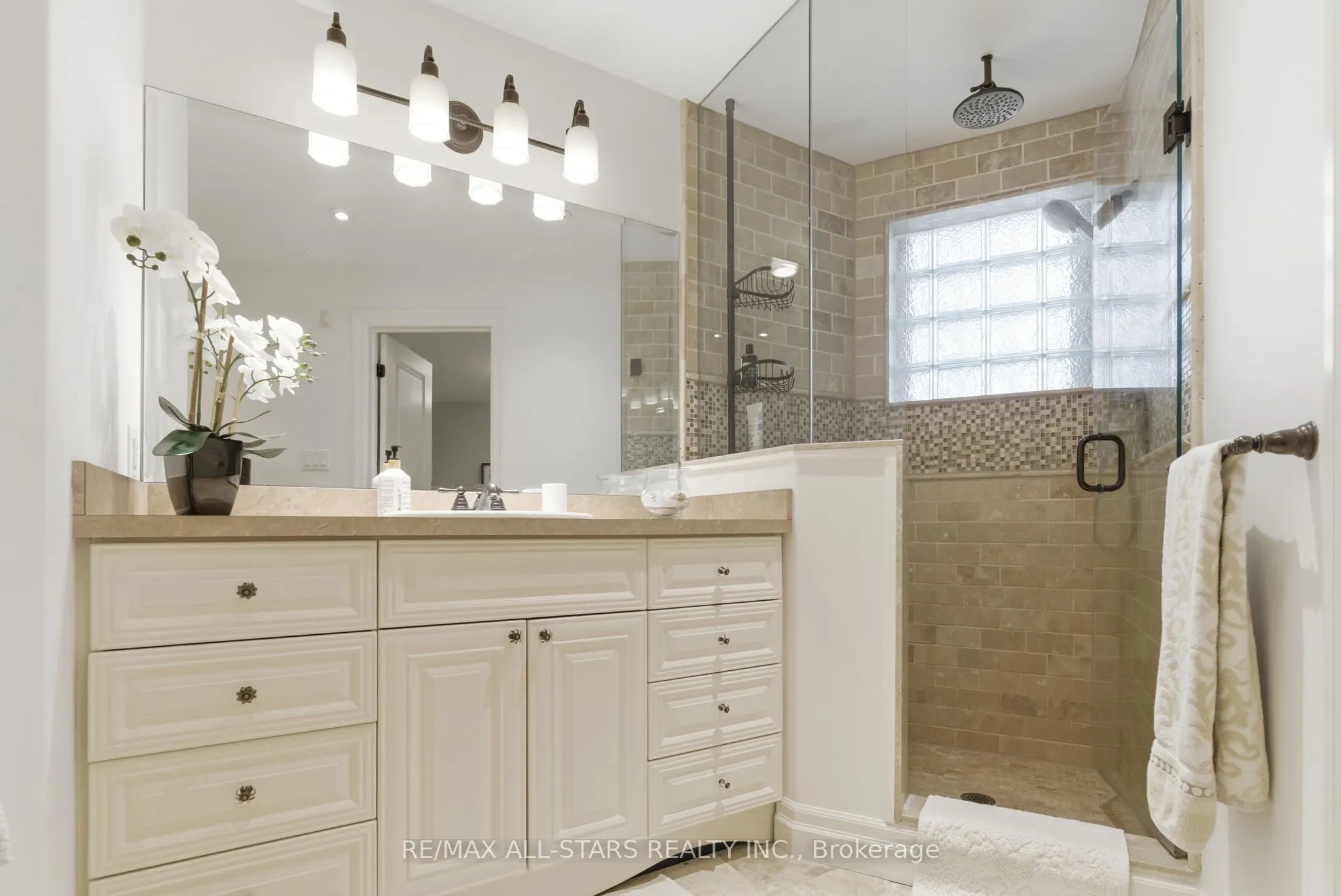 320 Scugog Line 9 Line