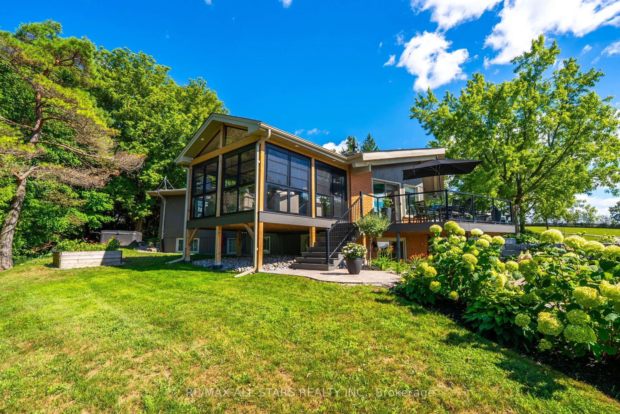 320 Scugog Line 9 Line