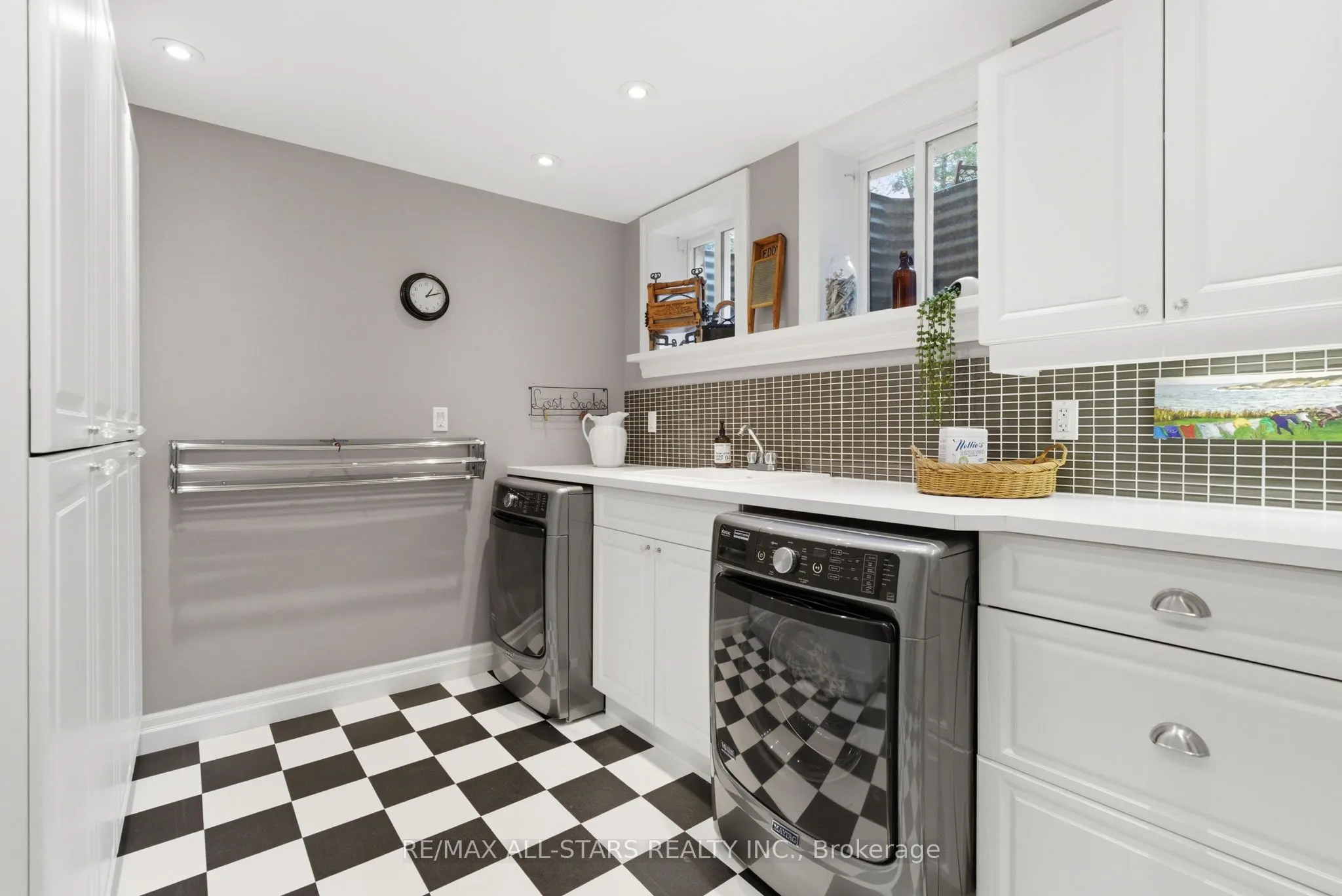 320 Scugog Line 9 Line