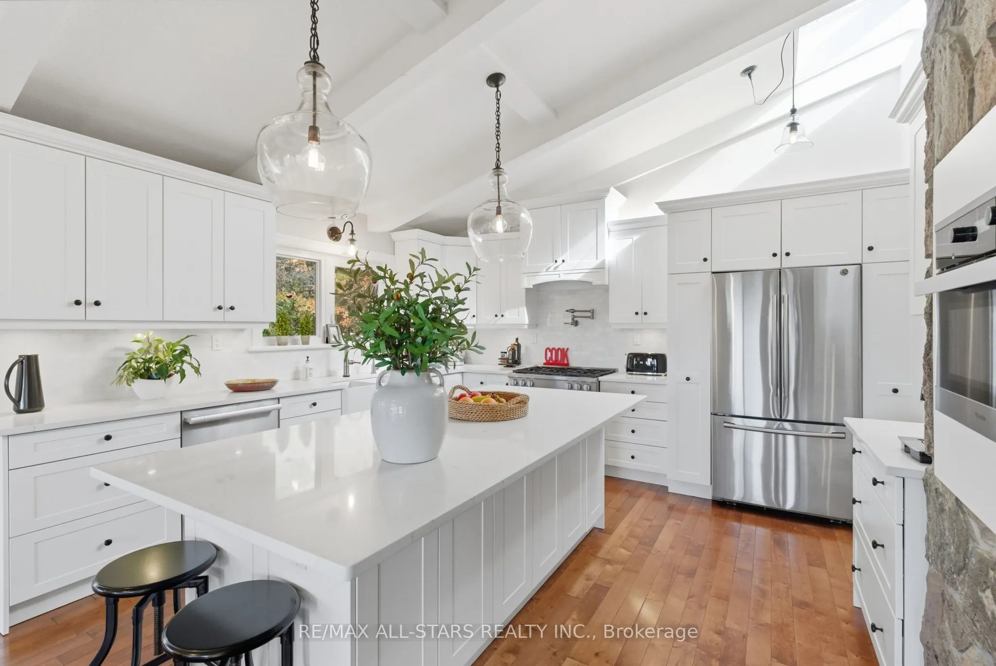 320 Scugog Line 9 Line