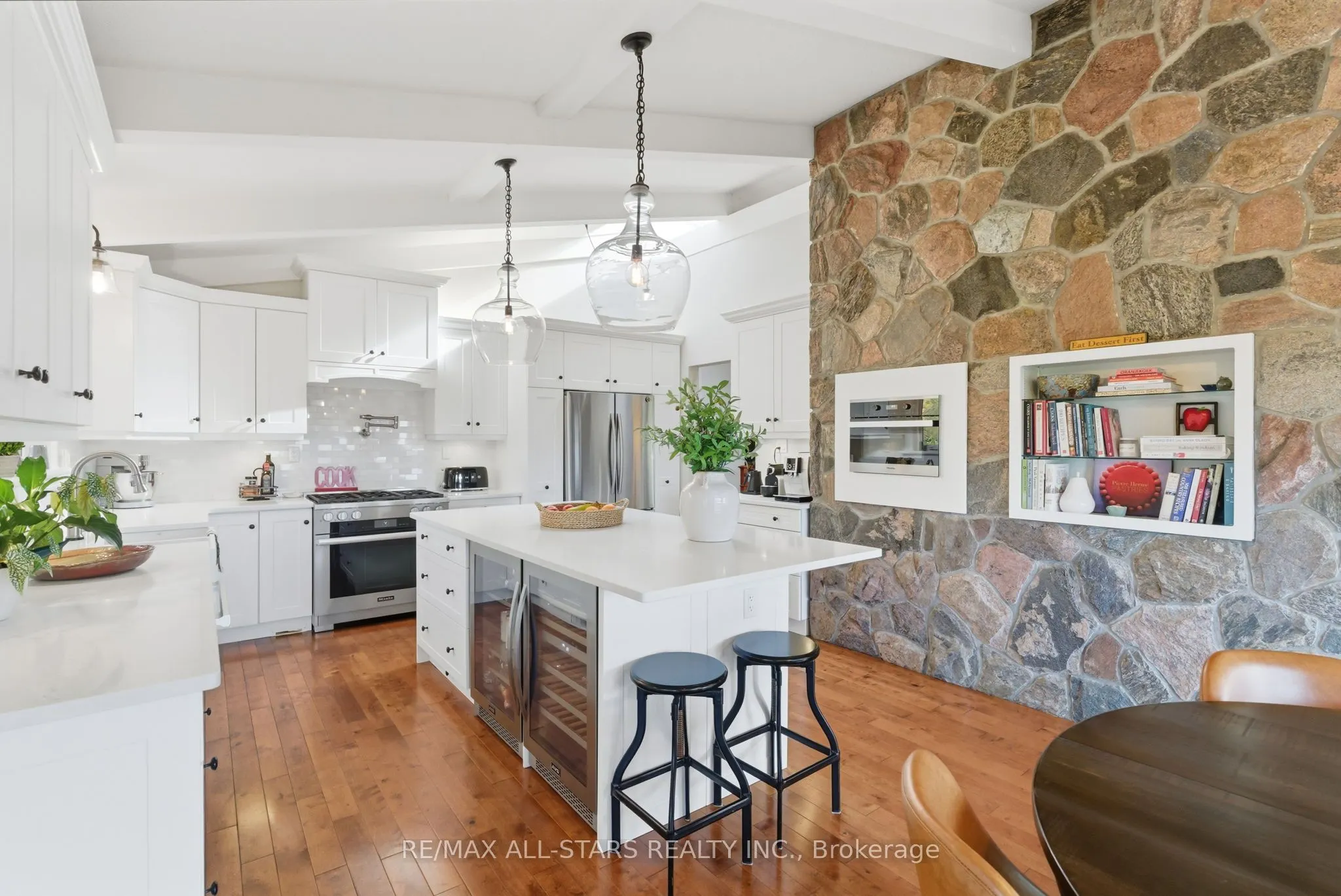 320 Scugog Line 9 Line