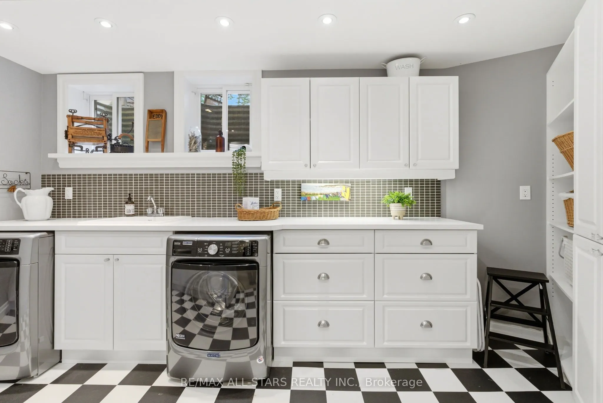 320 Scugog Line 9 Line