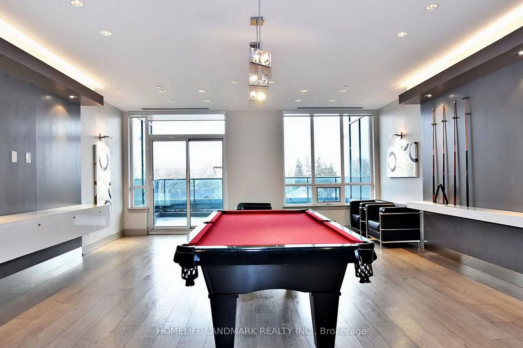 7161 Yonge Street, #1123