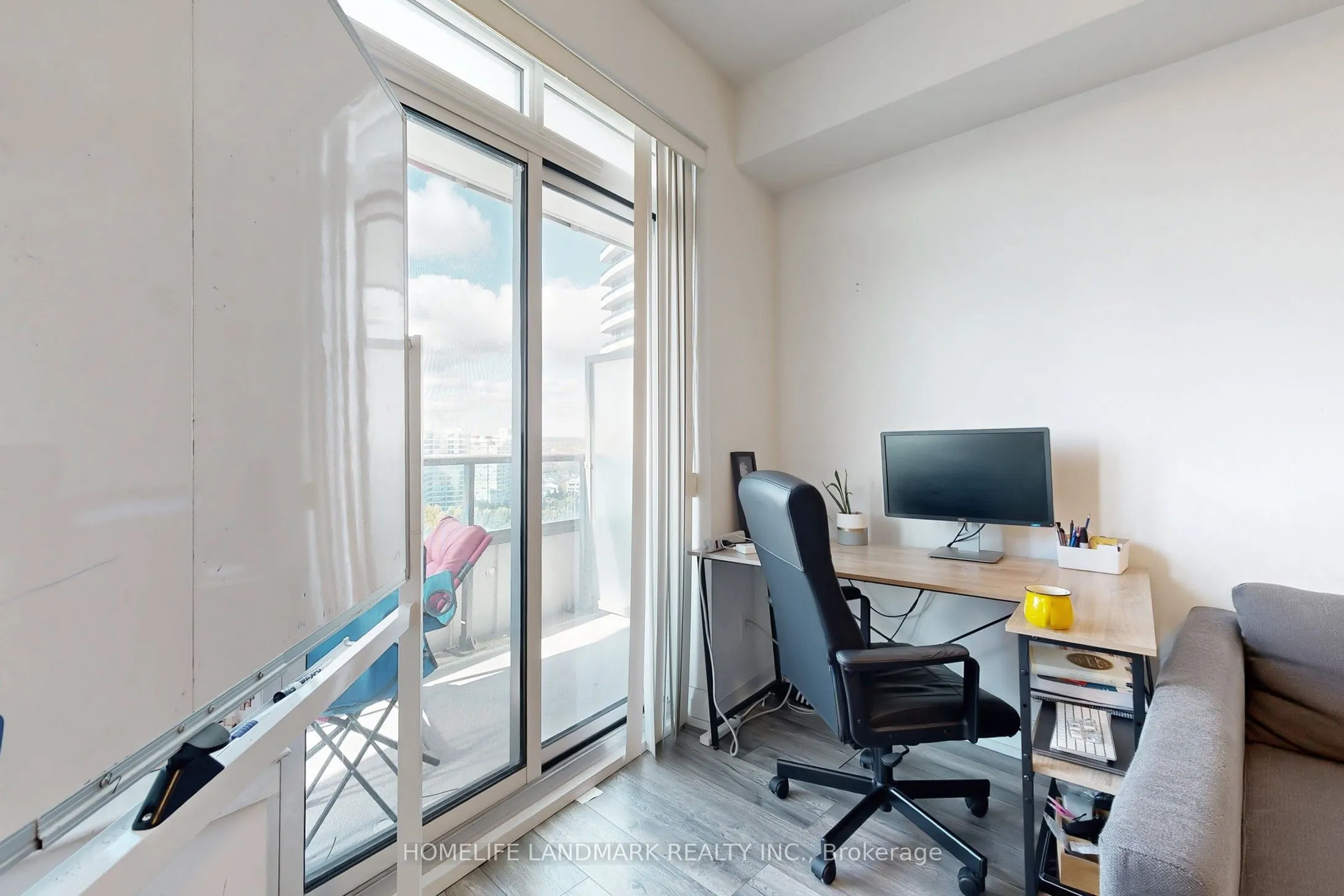 7161 Yonge Street, #1123