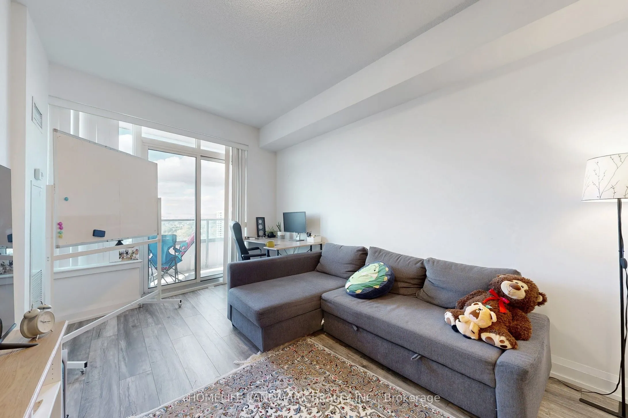 7161 Yonge Street, #1123