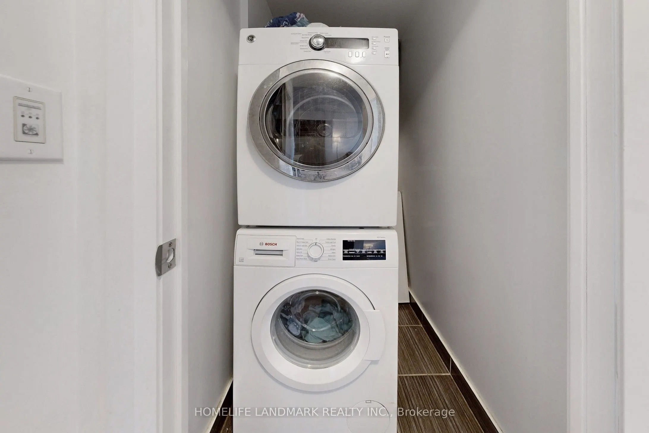 7161 Yonge Street, #1123