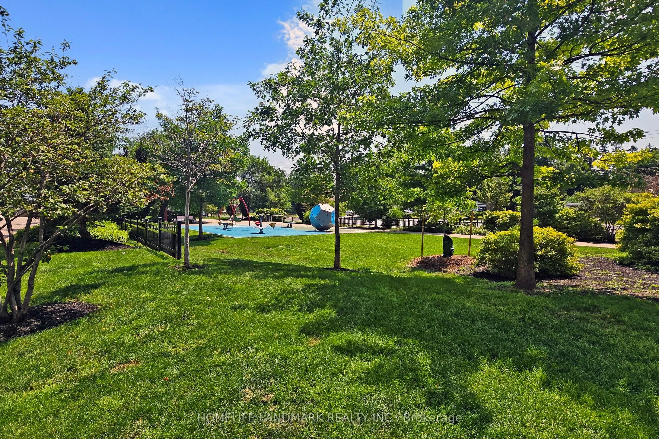 7161 Yonge Street, #1123