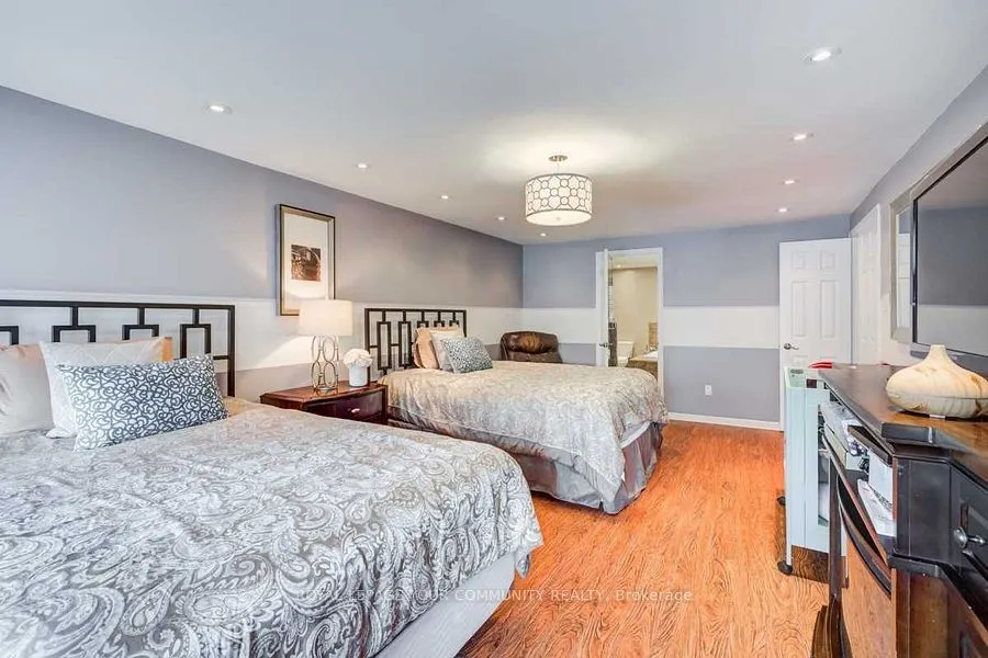 98 York Hill Boulevard