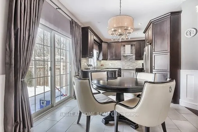 154 Peter Rupert Avenue W