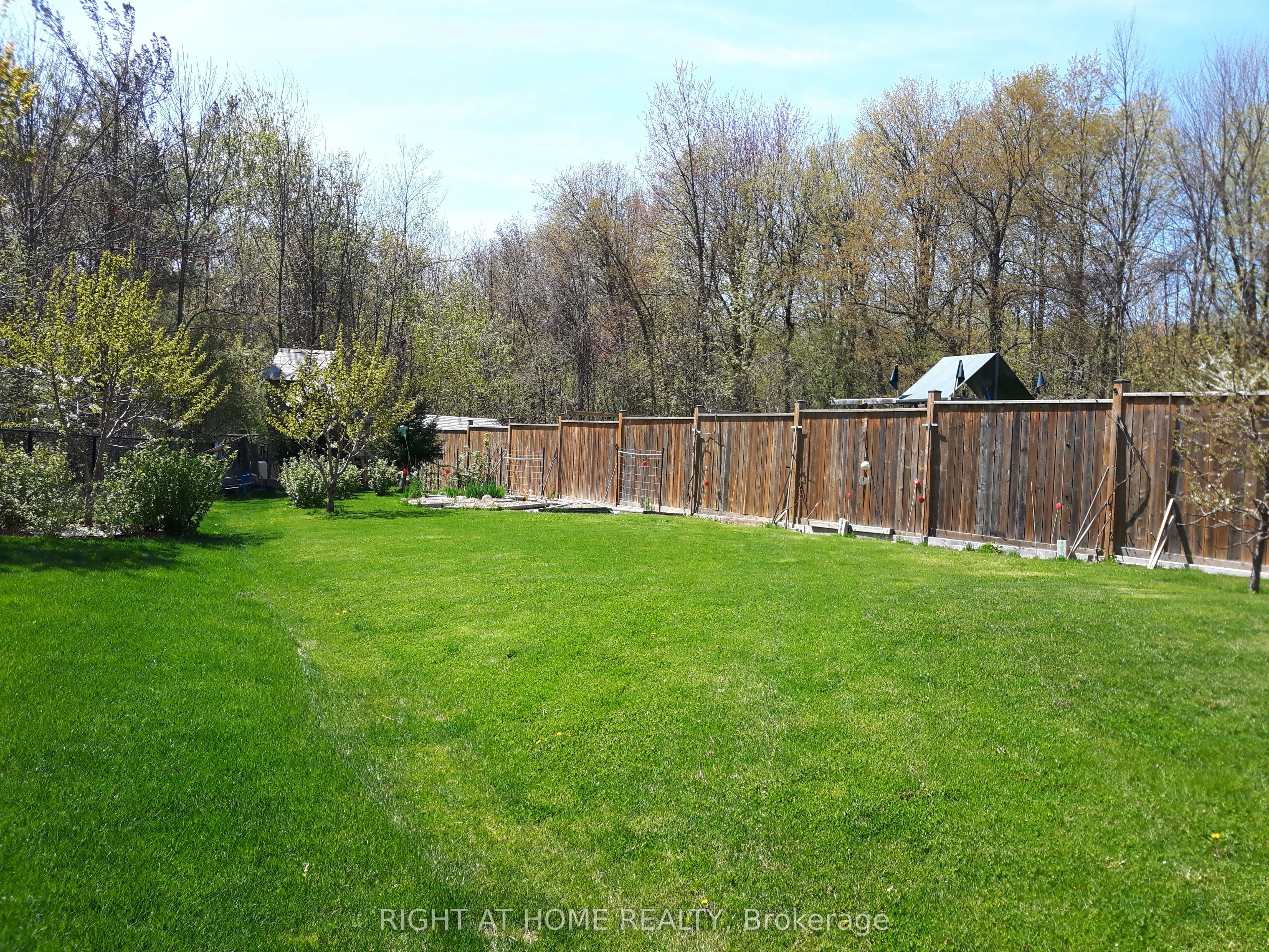 154 Peter Rupert Avenue W