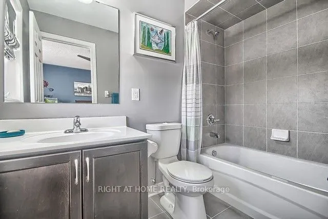 154 Peter Rupert Avenue W