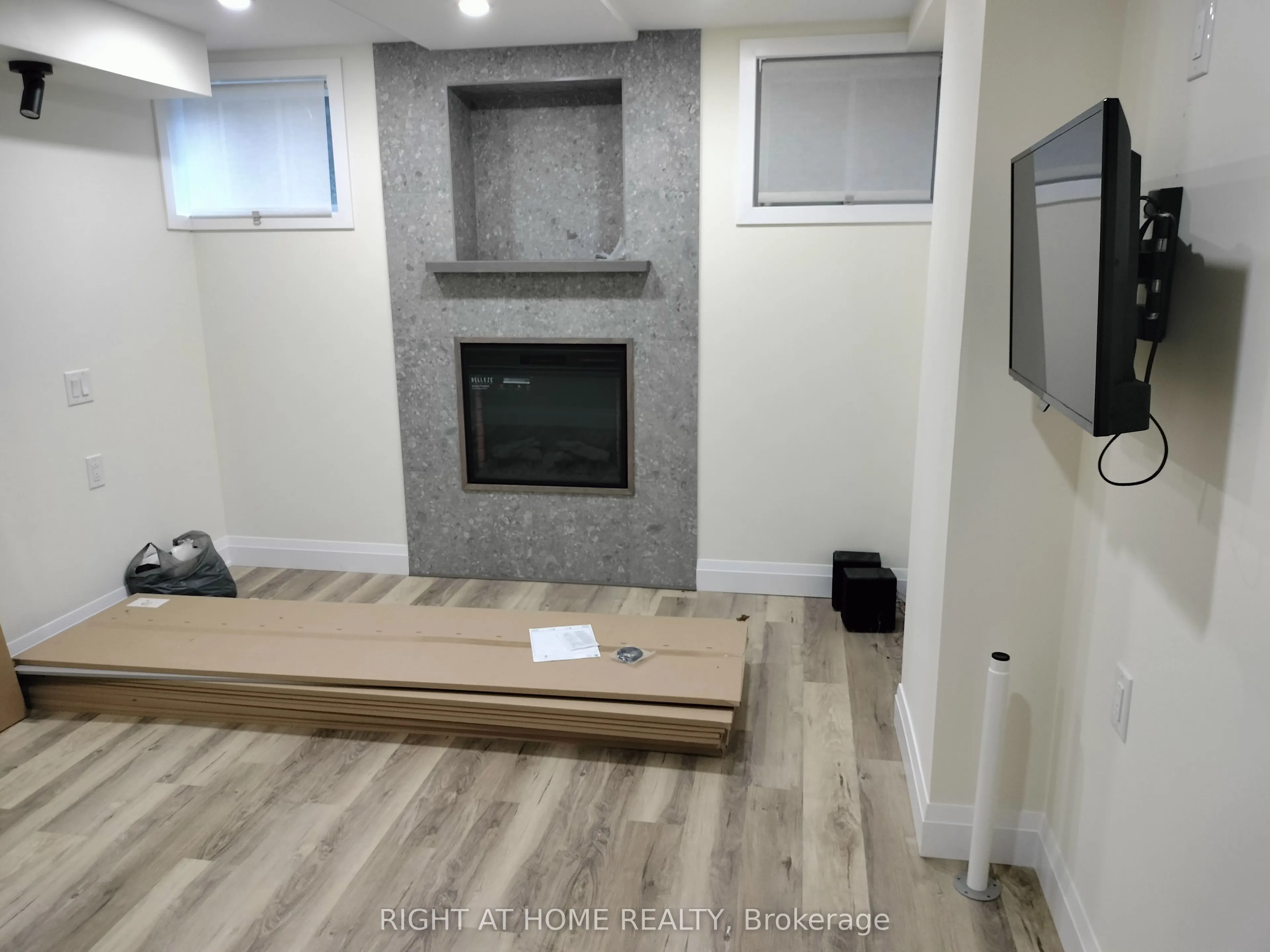 154 Peter Rupert Avenue W