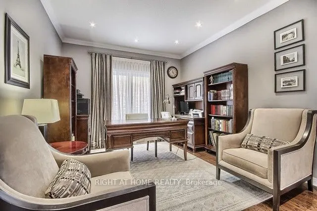 154 Peter Rupert Avenue W