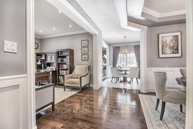 154 Peter Rupert Avenue W