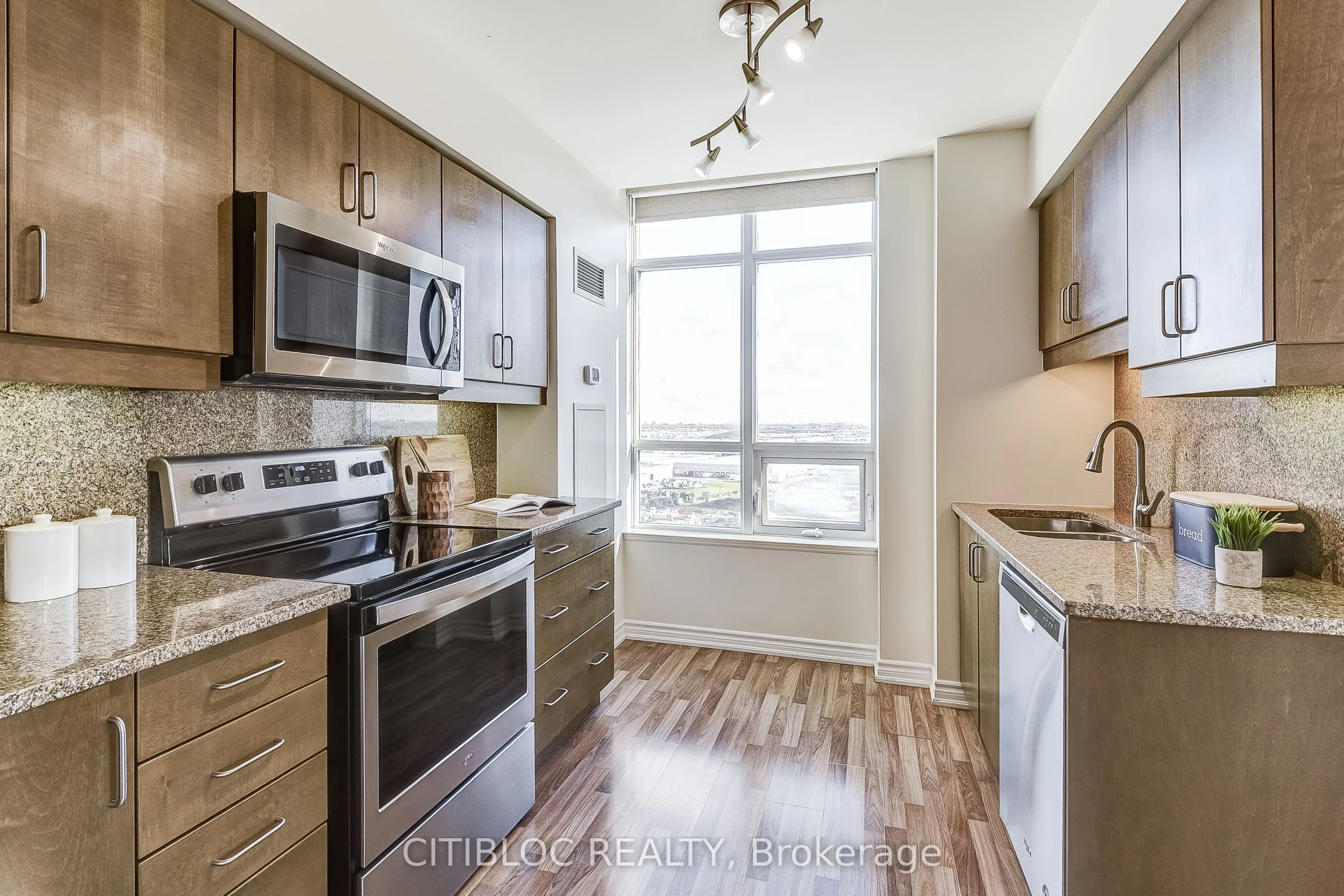 9225 Jane Street, #1614