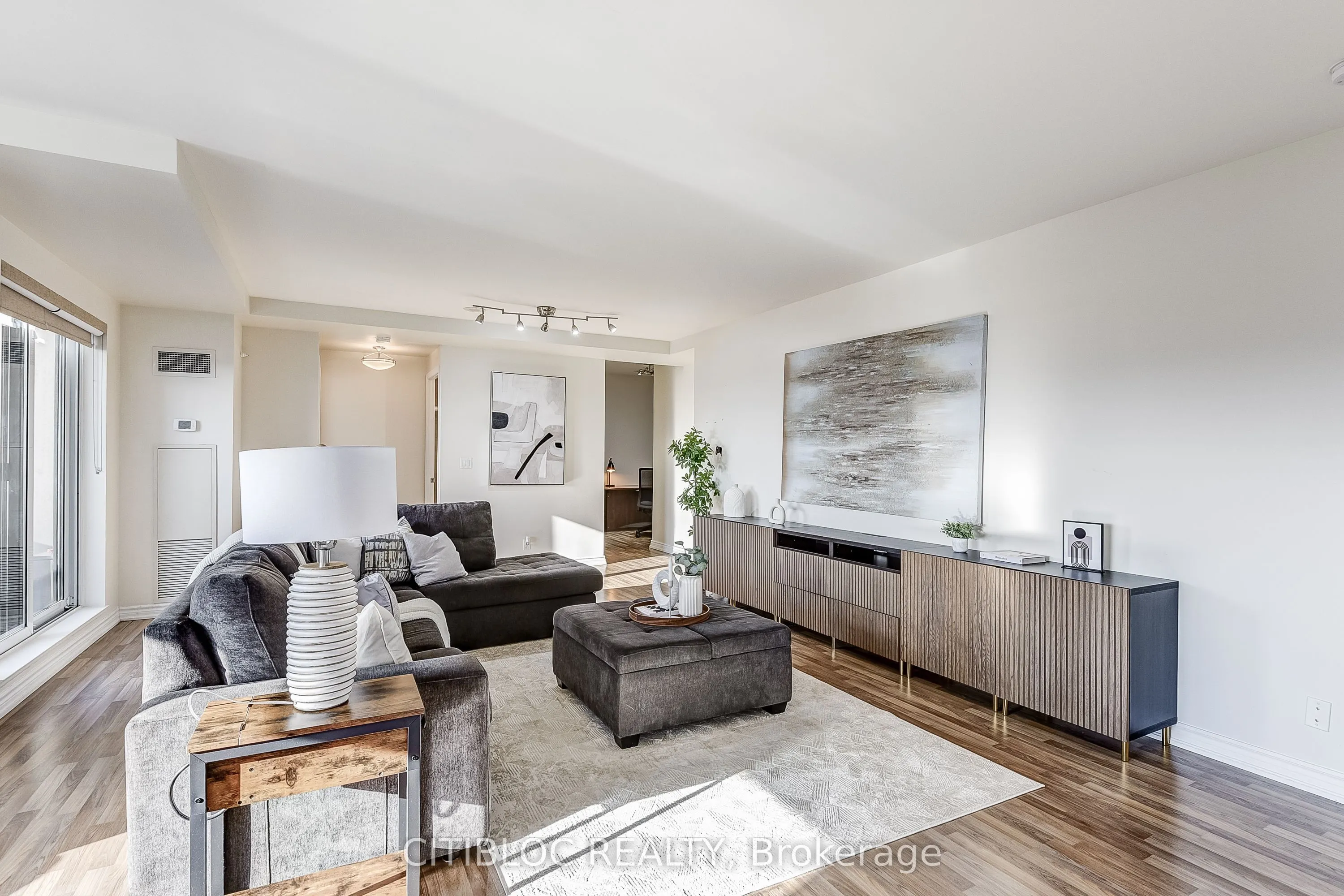 9225 Jane Street, #1614