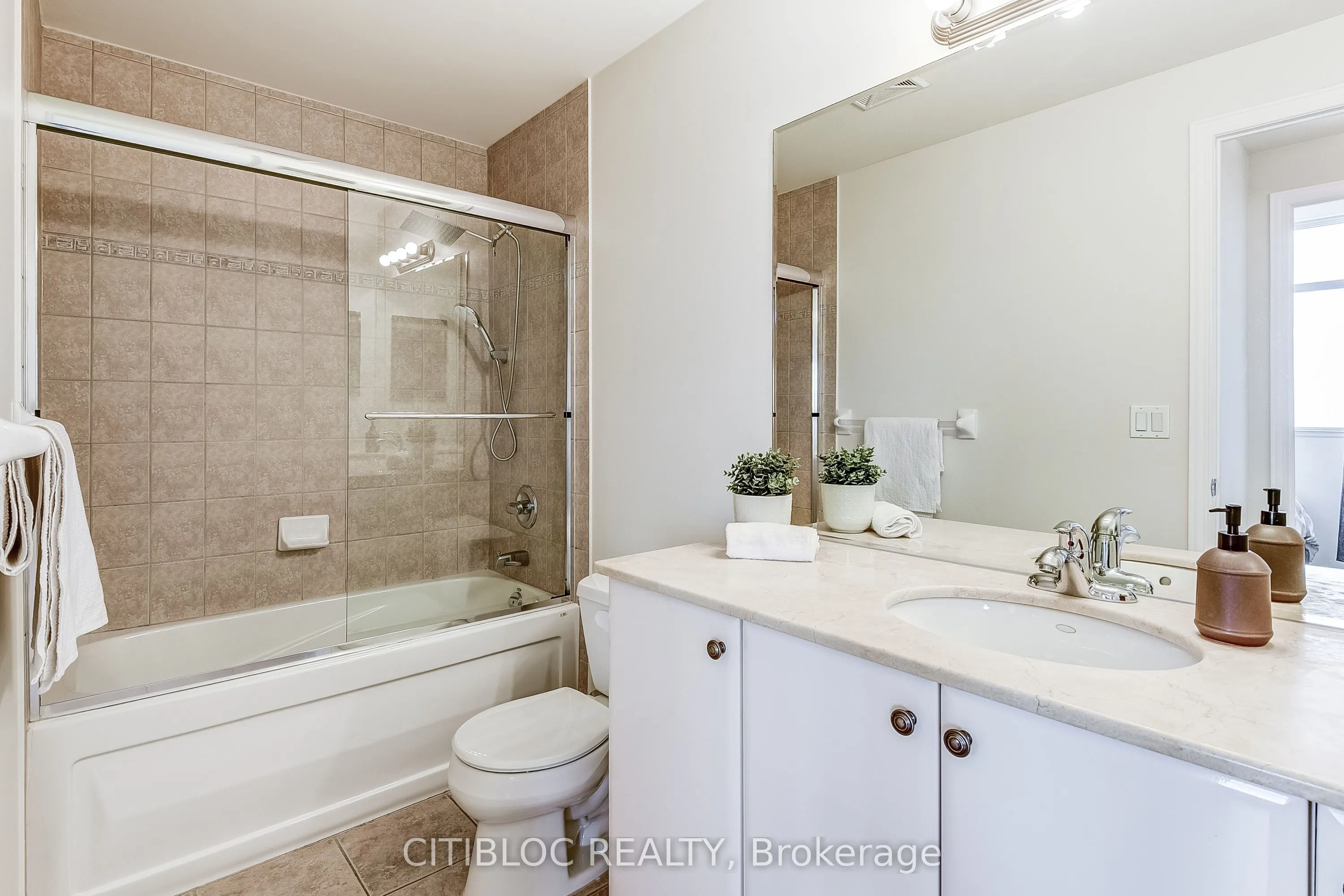 9225 Jane Street, #1614