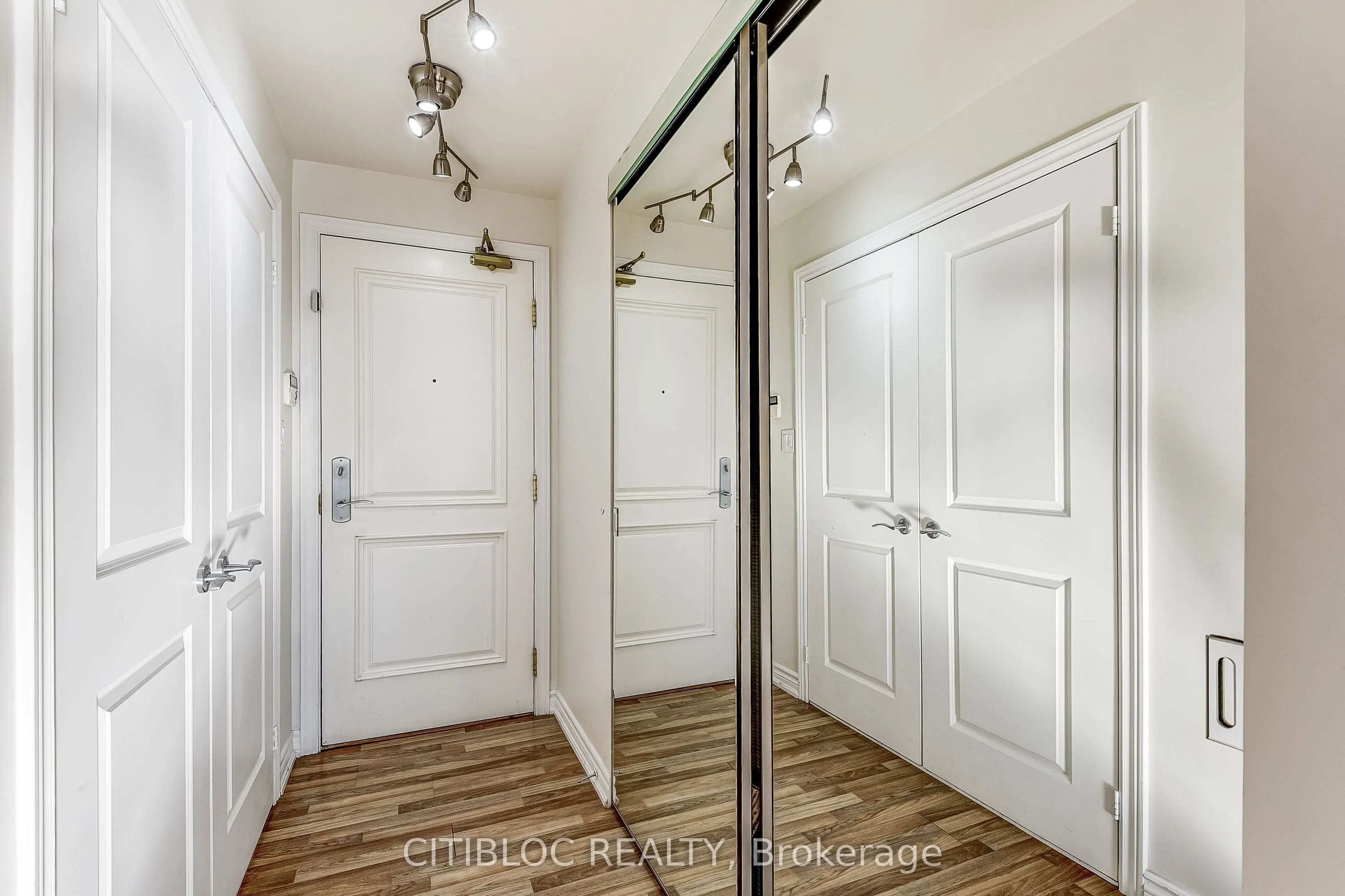 9225 Jane Street, #1614