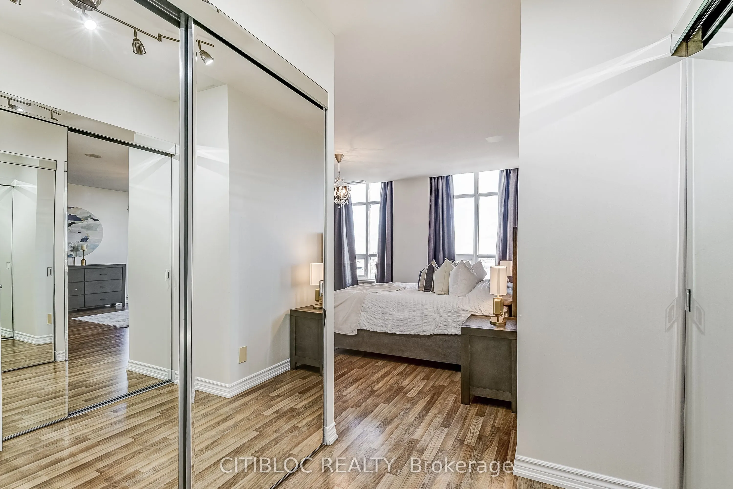 9225 Jane Street, #1614