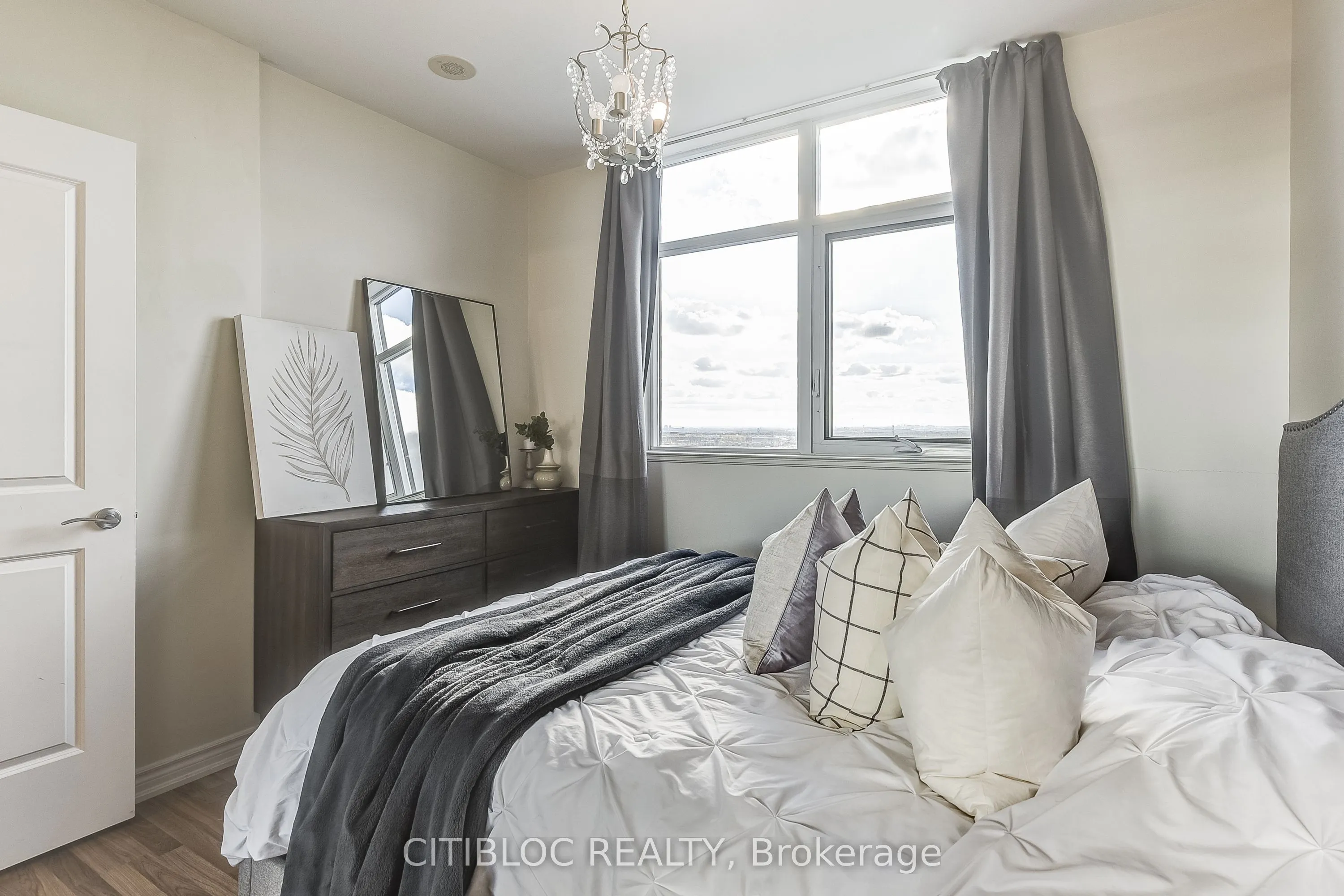 9225 Jane Street, #1614