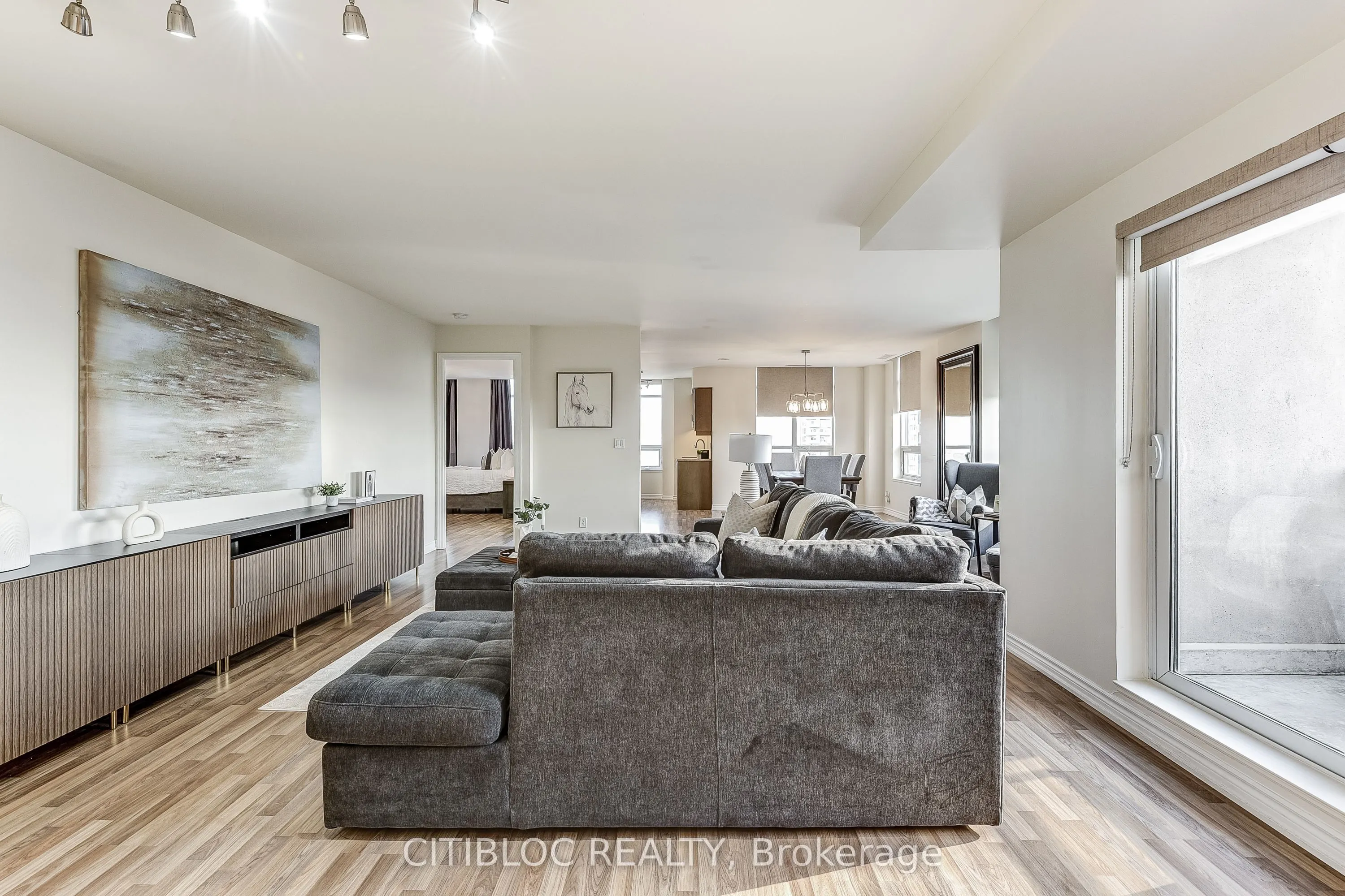 9225 Jane Street, #1614