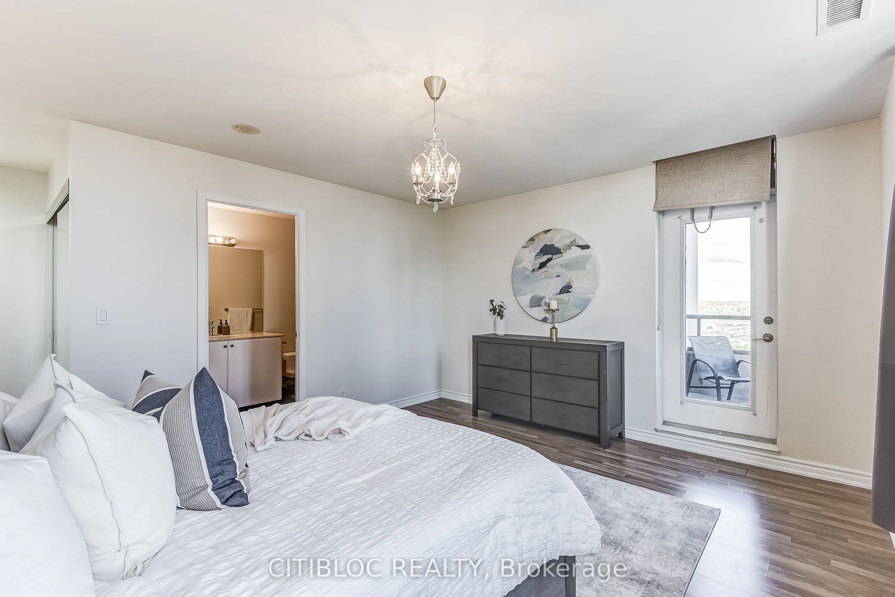 9225 Jane Street, #1614
