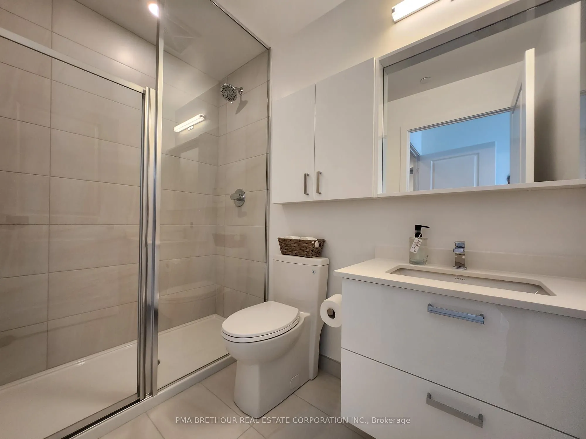 50 Upper Mall Way, #B-2909