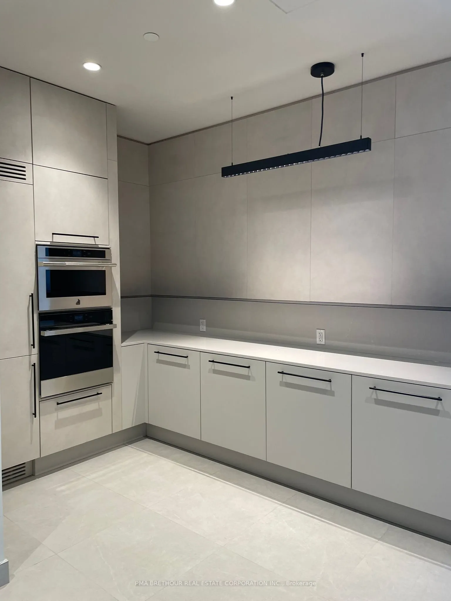 50 Upper Mall Way, #B-2909