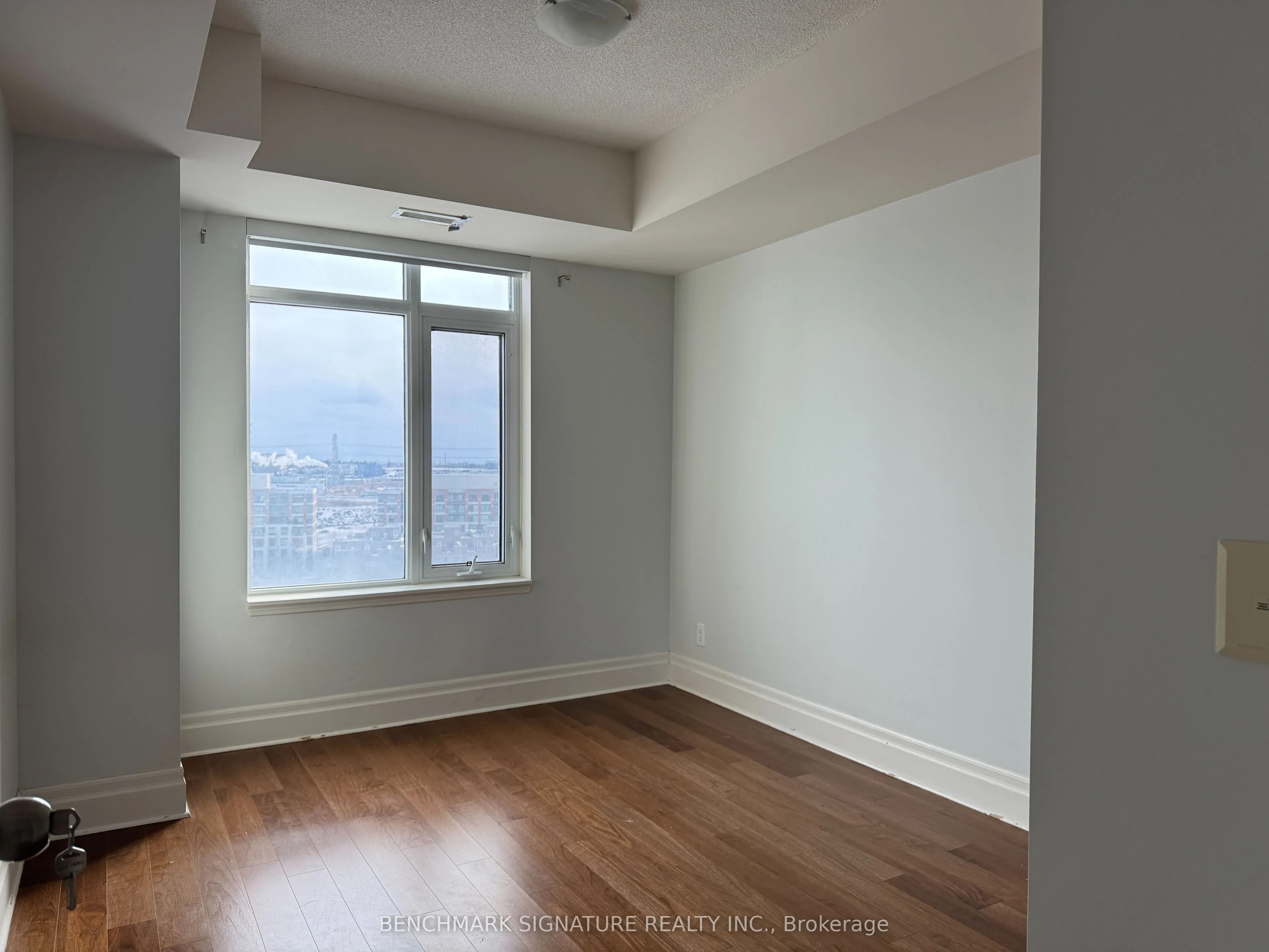 151 Upper Duke Crescent, #1001