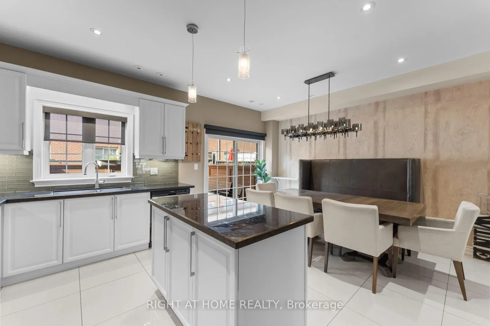 18 Isaac Devins Avenue