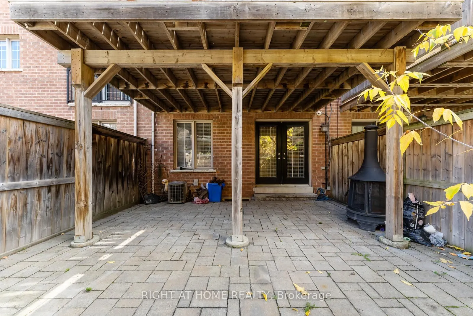 18 Isaac Devins Avenue