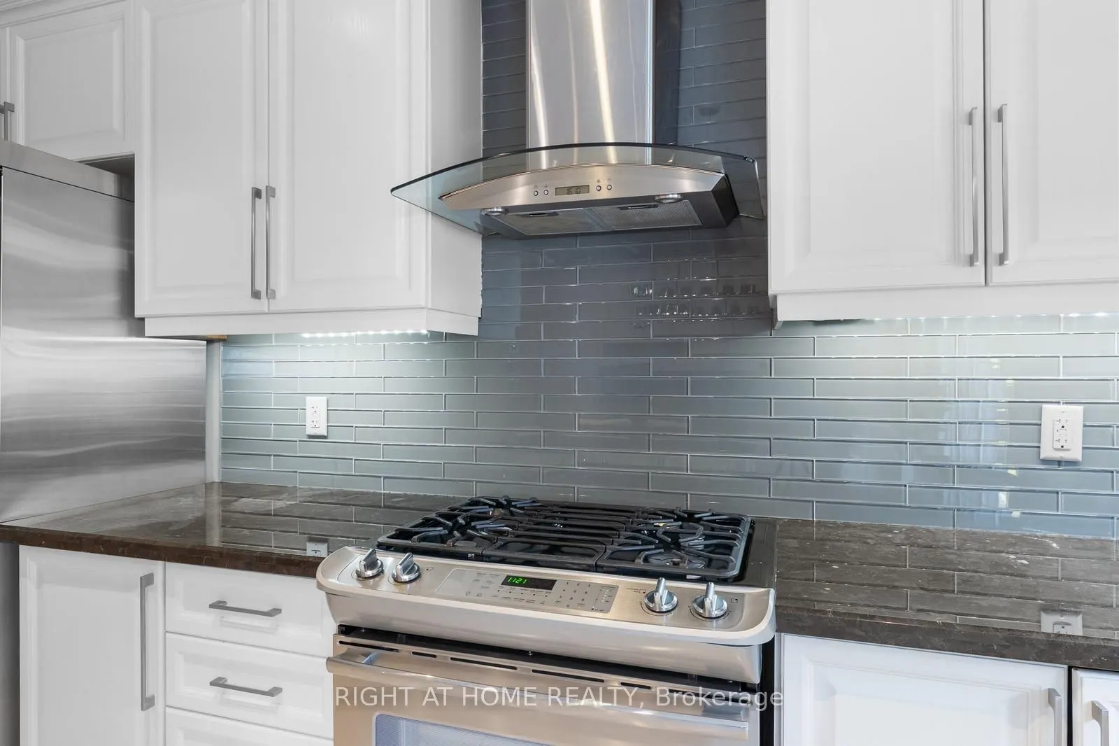 18 Isaac Devins Avenue