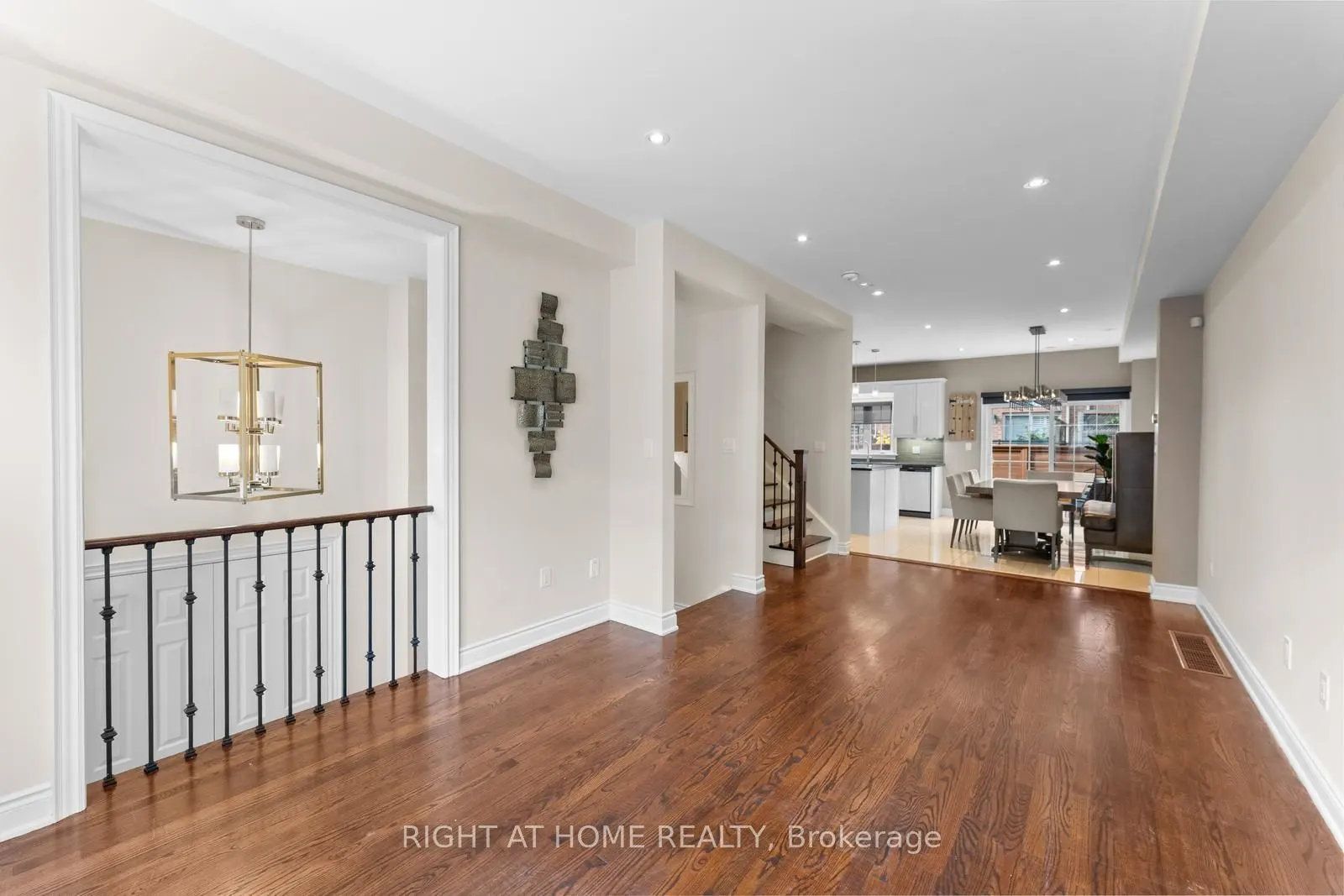 18 Isaac Devins Avenue