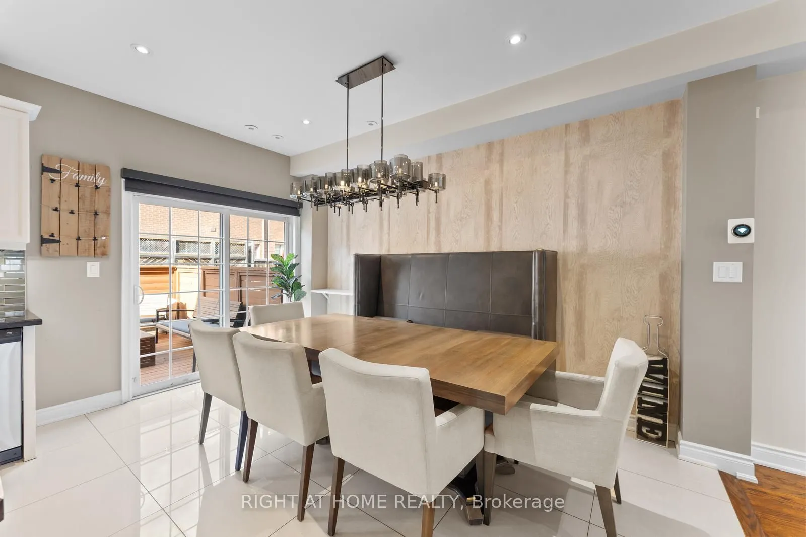 18 Isaac Devins Avenue