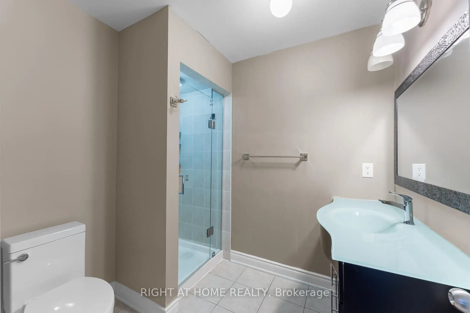 18 Isaac Devins Avenue