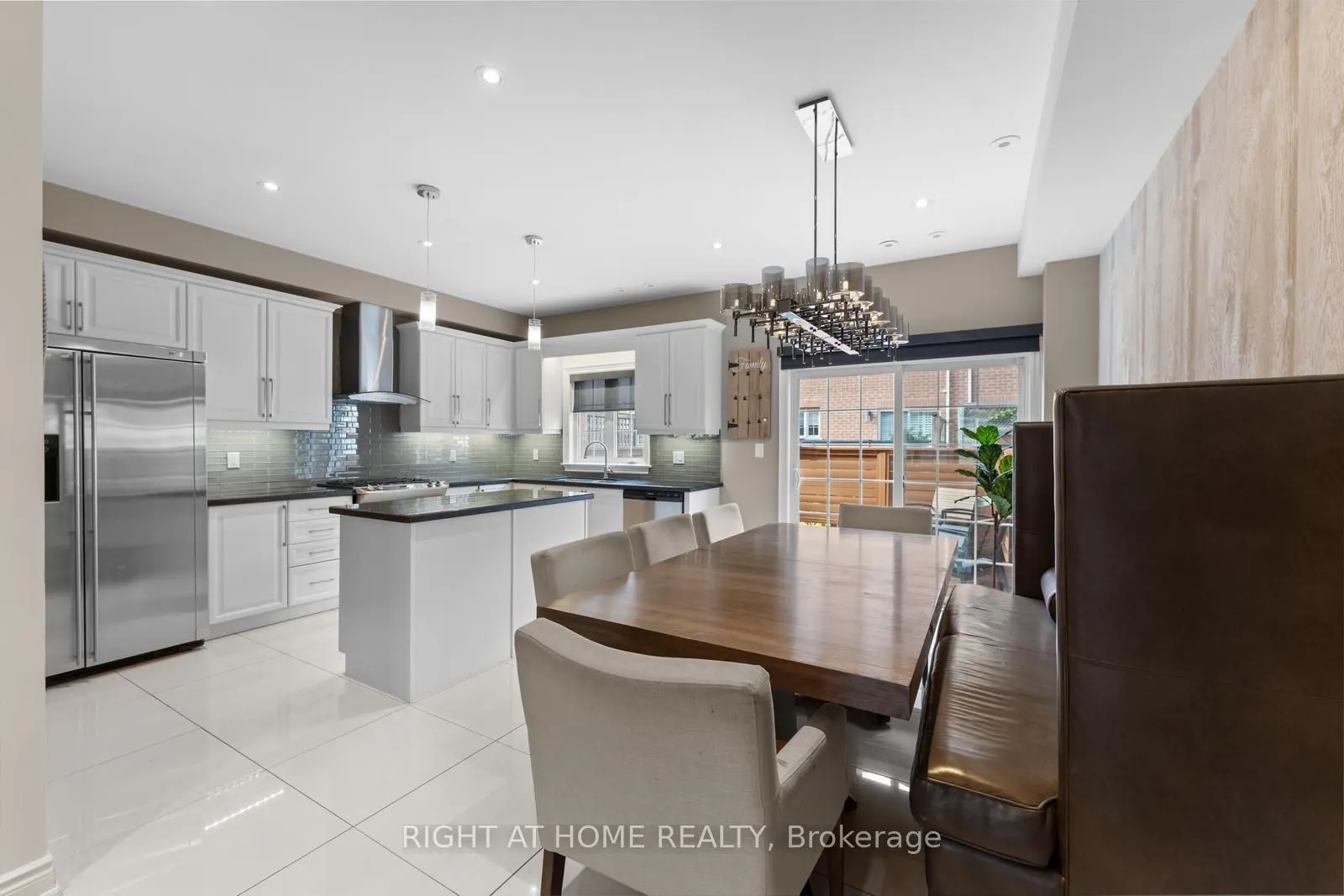 18 Isaac Devins Avenue