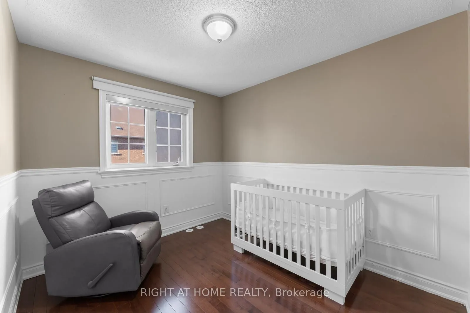 18 Isaac Devins Avenue