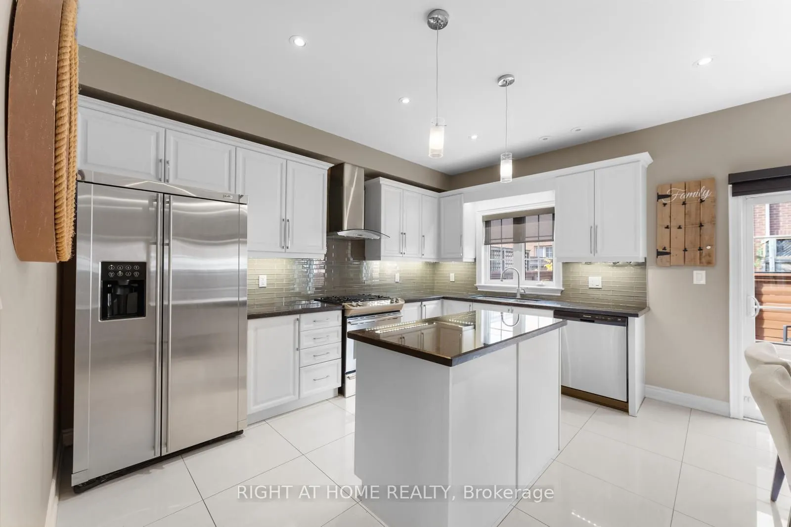 18 Isaac Devins Avenue