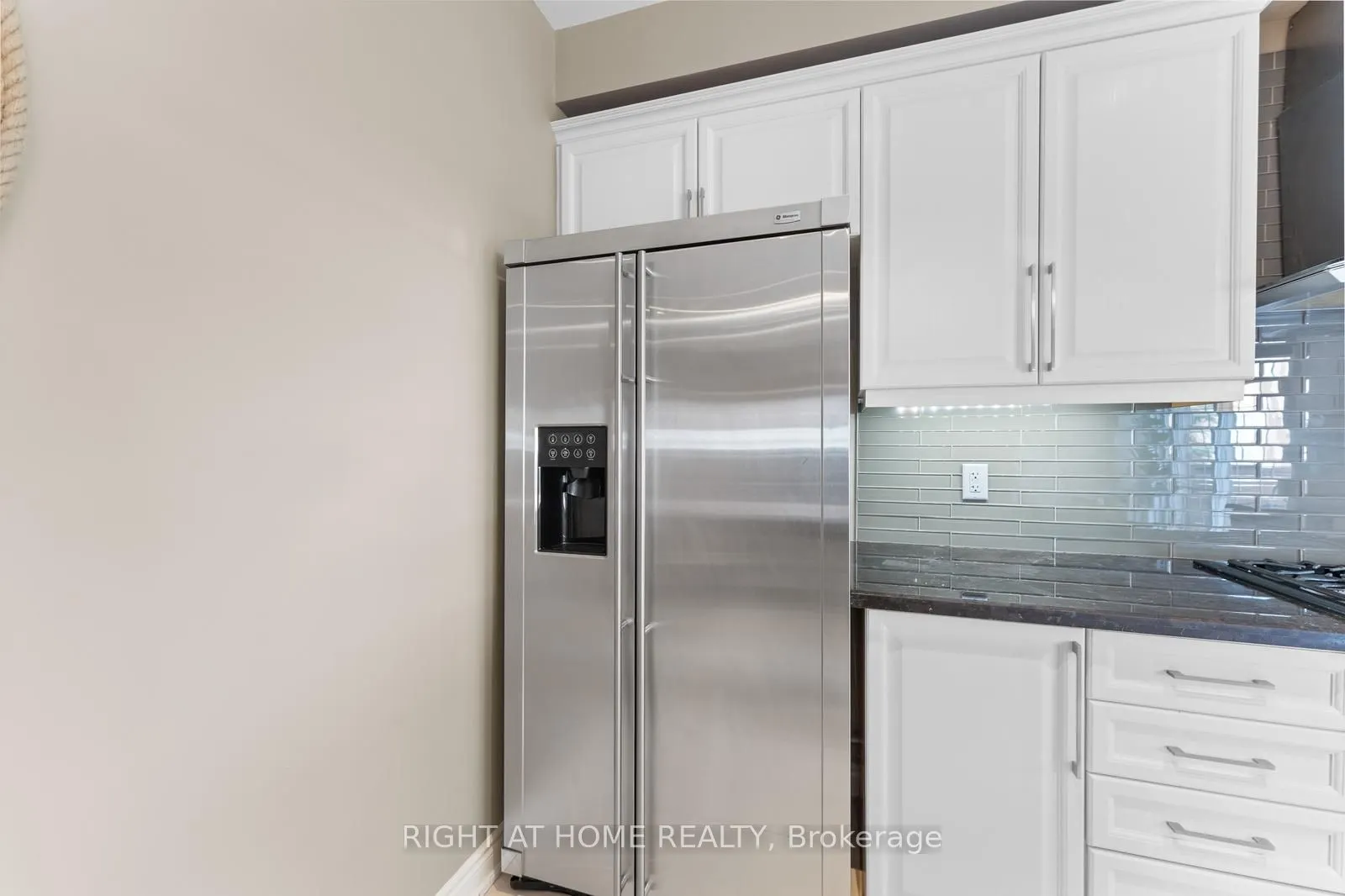 18 Isaac Devins Avenue