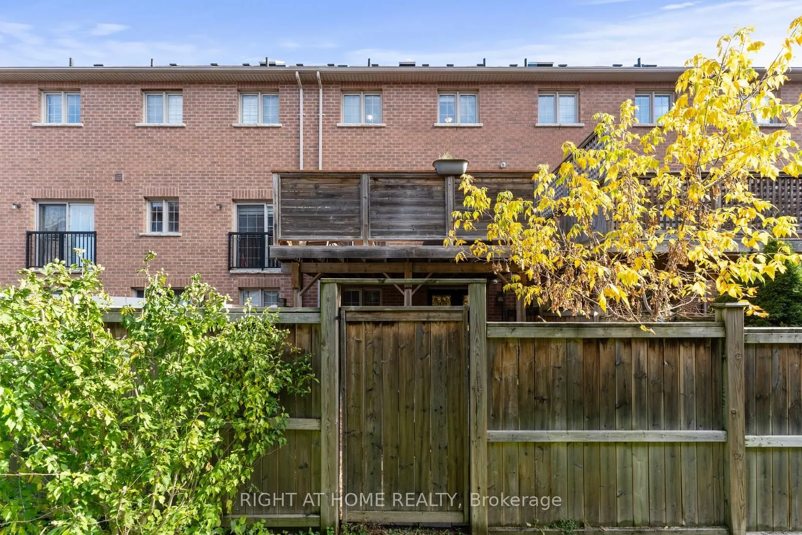 18 Isaac Devins Avenue