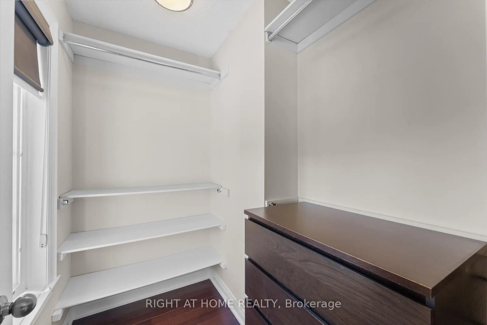 18 Isaac Devins Avenue