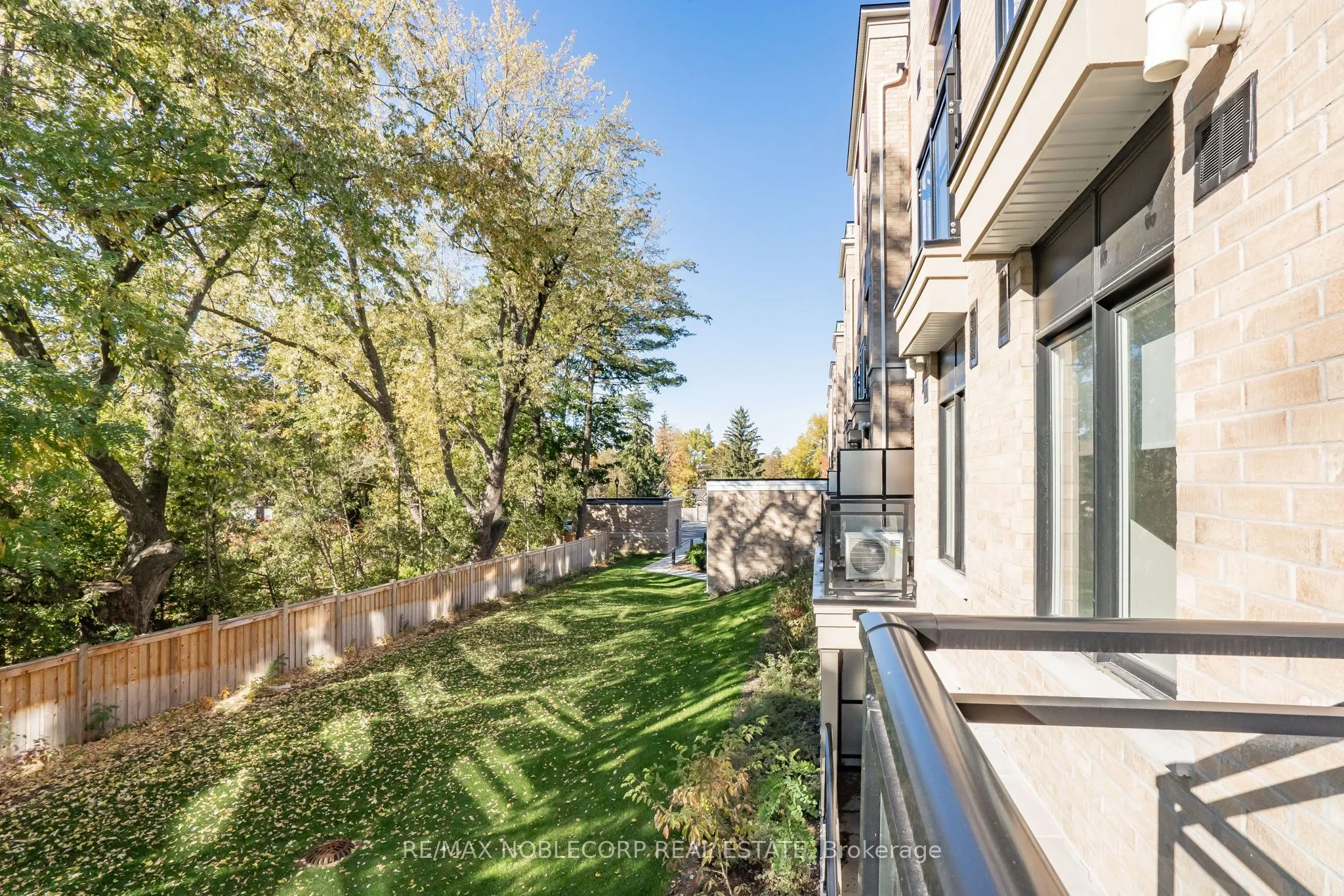 58 Elizabeth Street E, #2205