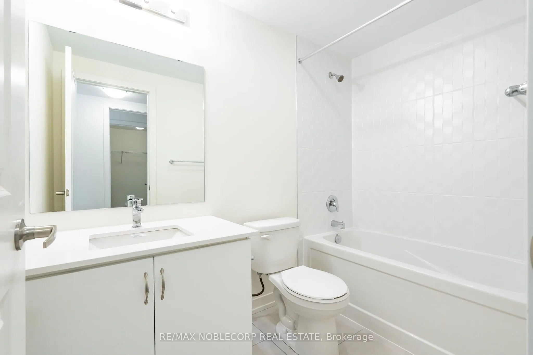 58 Elizabeth Street E, #2205