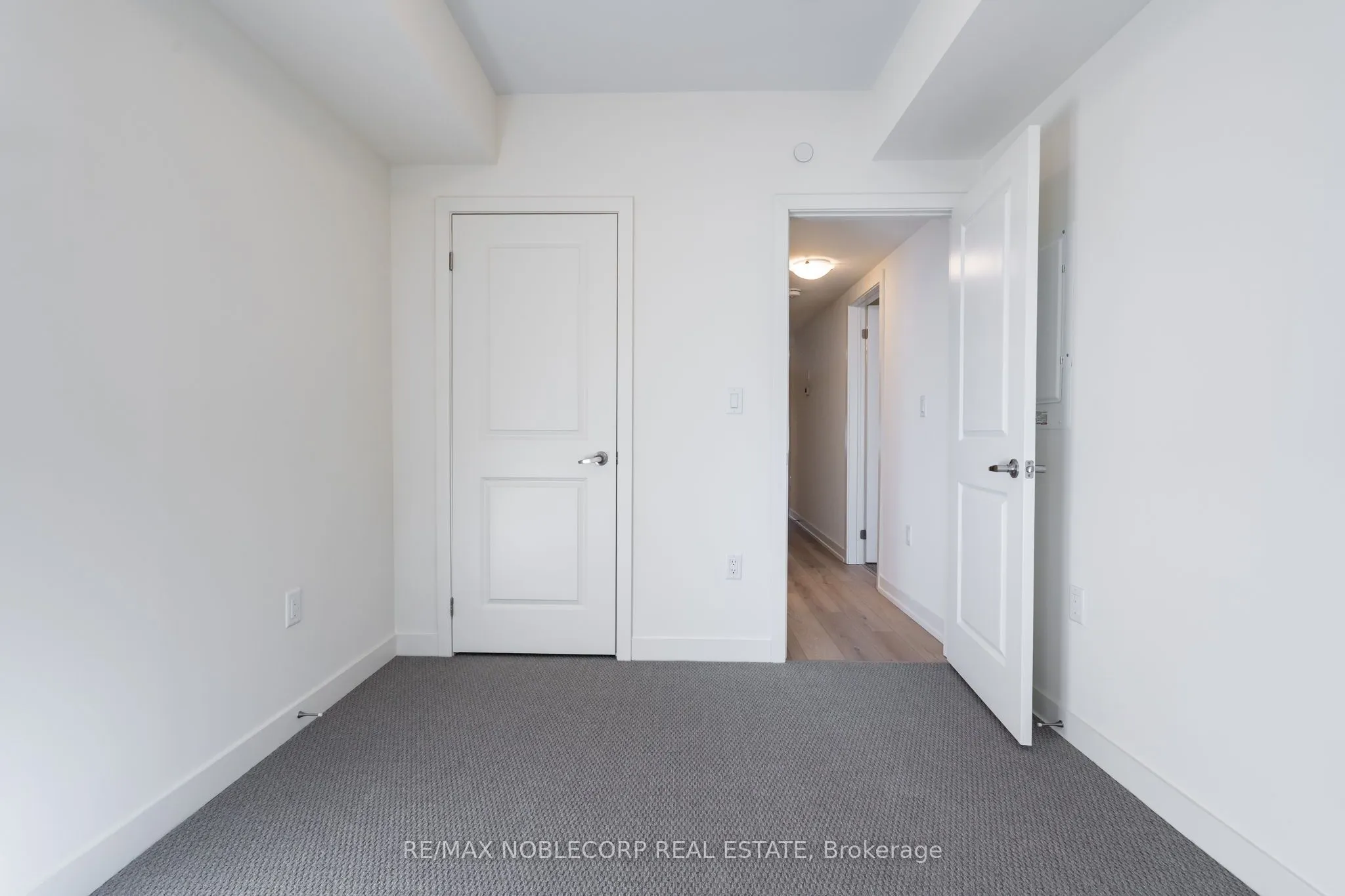 58 Elizabeth Street E, #2205