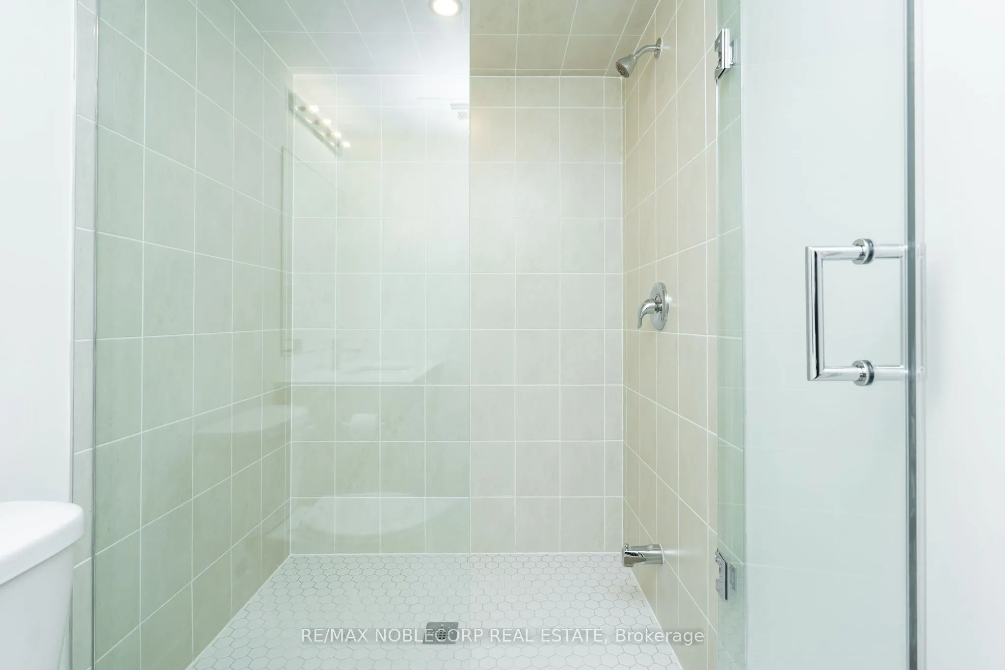 58 Elizabeth Street E, #2205