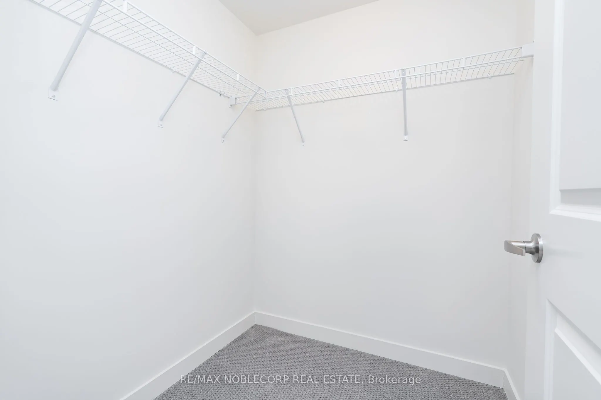 58 Elizabeth Street E, #2205