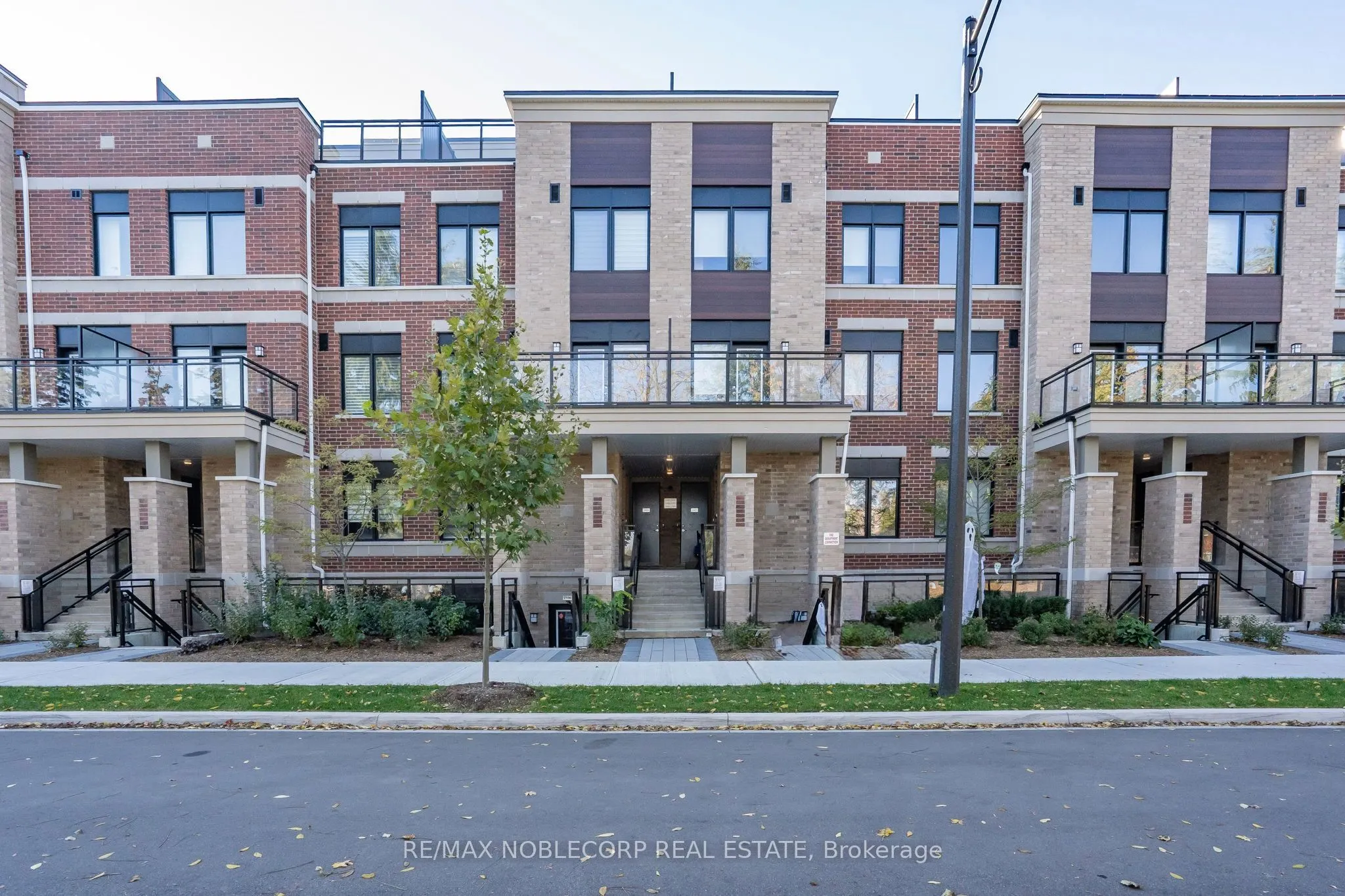 58 Elizabeth Street E, #2205